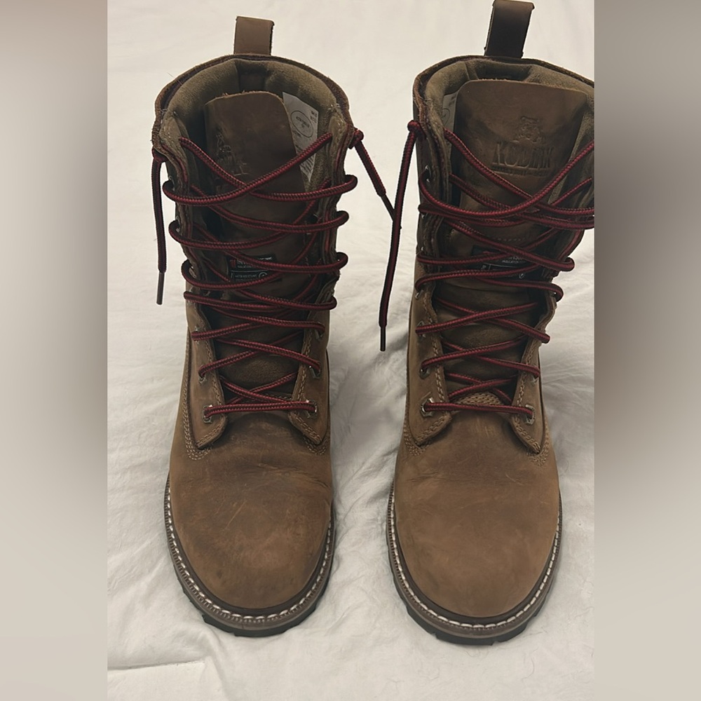 Kodiak women’s lace up boots.
Buffalo print pattern 
Insoles were removed.